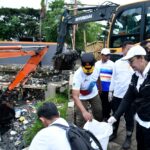 Wali Kota Semarang Agustina Wilujeng pimpin aksi bersih sungai di Kali Tawang Mas. 1,1 ton sampah diangkut untuk kurangi risiko banjir.