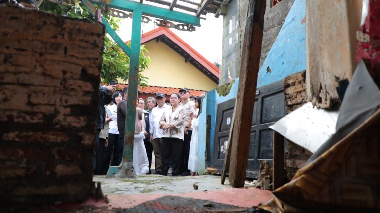 Puting Beliung Hantam Semarang Barat, Pemkot Turun Tangan Perbaiki Rumah Warga