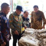 Sebanyak 95 ribu arsip tanah rusak akibat bencana hidrometeorologi di Aceh. ATR/BPN menargetkan restorasi dan digitalisasi 165 ribu dokumen tuntas sebelum 2026.