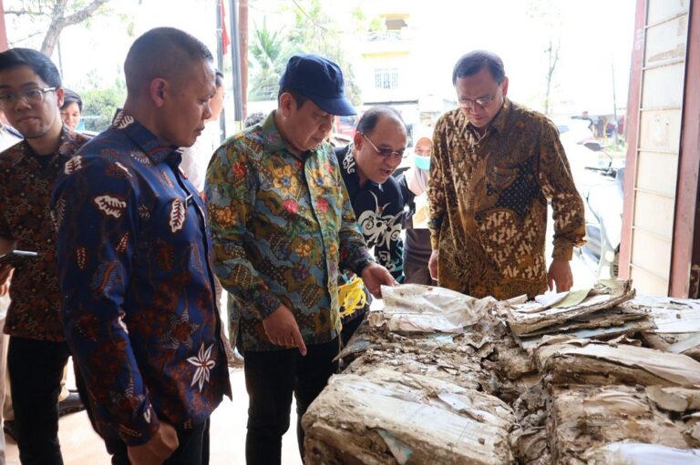 Sebanyak 95 ribu arsip tanah rusak akibat bencana hidrometeorologi di Aceh. ATR/BPN menargetkan restorasi dan digitalisasi 165 ribu dokumen tuntas sebelum 2026.