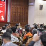 Pemkot Semarang menggelar rakor Forkopimda dan TPID jelang Lebaran 2026. Berbagai langkah disiapkan mulai pengendalian inflasi, transportasi hingga mudik gratis.