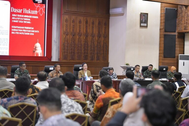 Pemkot Semarang menggelar rakor Forkopimda dan TPID jelang Lebaran 2026. Berbagai langkah disiapkan mulai pengendalian inflasi, transportasi hingga mudik gratis.