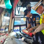 Polda Jawa Tengah menggelar ramp check kendaraan serta pemeriksaan kesehatan pengemudi angkutan umum di Terminal Tipe A Pemalang menjelang Operasi Ketupat Candi 2026.