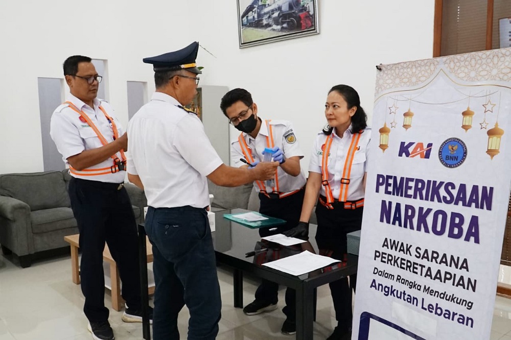 KAI Daop 4 Semarang menggelar sidak tes narkoba mendadak kepada masinis, kondektur, dan petugas operasional menjelang arus mudik Lebaran 2026.
