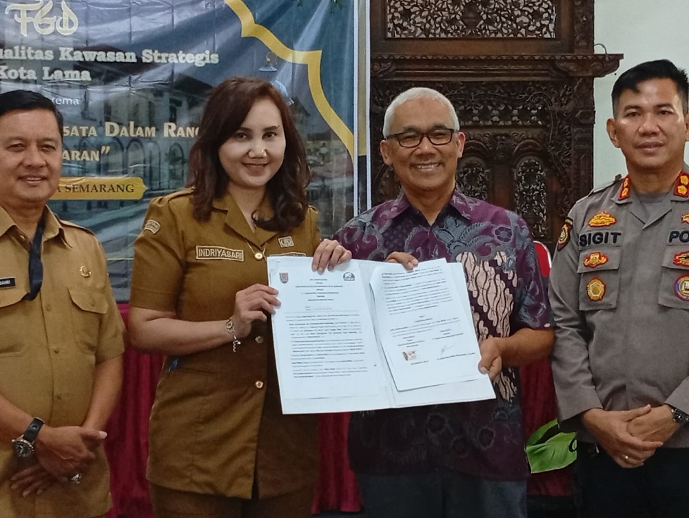 Semarang Zoo menghadirkan Animal Show baru dan Petting Zoo interaktif untuk menyambut libur Lebaran 2026. Kebun binatang di Kota Semarang ini menargetkan 60 ribu pengunjung dengan berbagai promo menarik dan koleksi satwa baru.