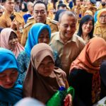 Pemprov Jateng tancap gas jelang Lebaran 2026. Sebanyak Rp111 juta subsidi pangan digelontorkan lewat Gerakan Pangan Murah di Grobogan. Gubernur Ahmad Luthfi juga mengintegrasikan layanan Spesialis Keliling dan cek kesehatan gratis untuk warga desa.