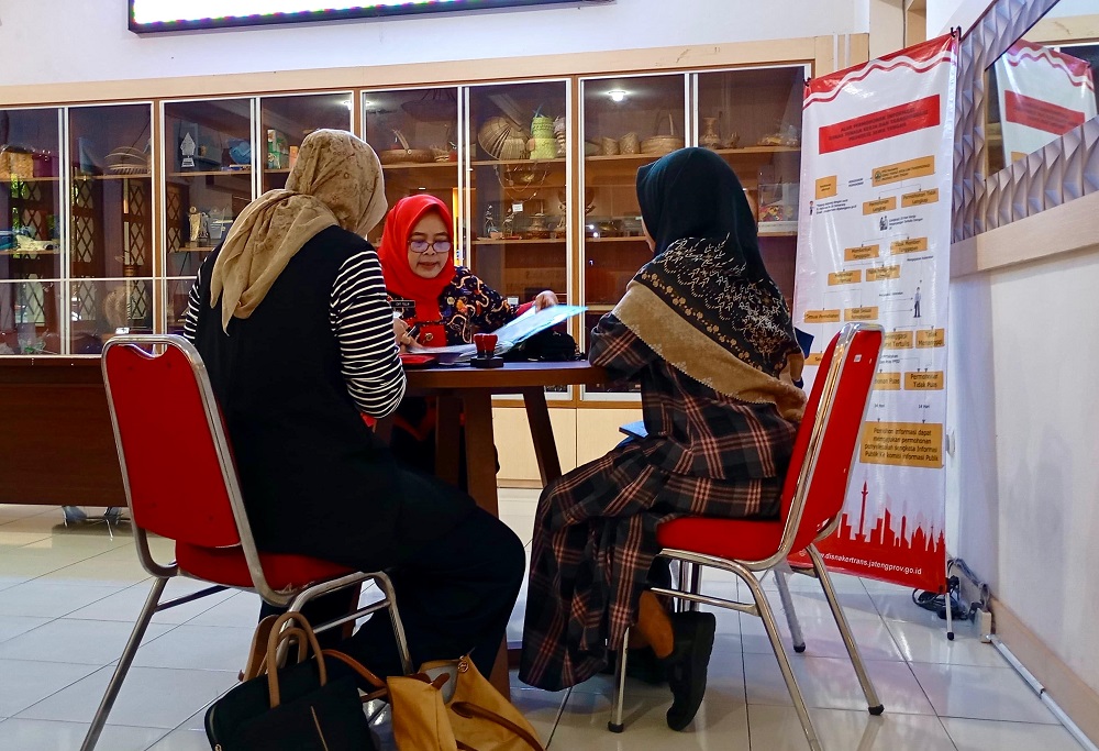 Pemerintah Provinsi Jawa Tengah membuka Posko Pengawasan THR Idulfitri 2026 untuk memastikan sekitar 2,4 juta pekerja menerima haknya tepat waktu.