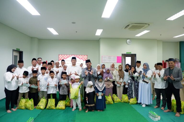 Fakultas Hukum Unwahas menggelar santunan anak yatim, kultum Ramadan, dan buka puasa bersama untuk menanamkan empati, integritas, serta kepedulian sosial bagi mahasiswa hukum.