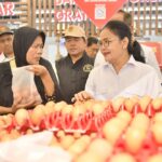 Wali Kota Semarang Agustina Wilujeng sidak Pasar Peterongan dan Superindo jelang Lebaran 1447 H. Harga cabai melonjak, Pemkot siapkan pasar murah keliling.