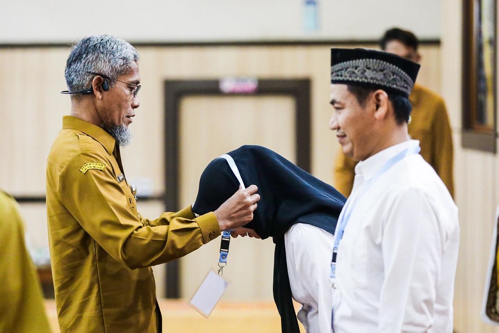 Sekda Jawa Tengah Sumarno menegaskan petugas haji 2026 harus memprioritaskan pelayanan jemaah dibanding ibadah pribadi.