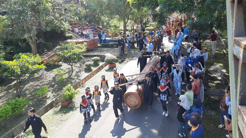 Kera Gua Kreo “Berpesta” Saat Syawalan, Tradisi Sesaji Rewanda Jadi Magnet Wisata Semarang