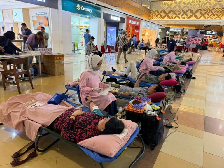 Kegiatan donor darah Hotel Ciputra Semarang bersama Mal Ciputra Semarang kembali digelar di awal 2026. Sebanyak 88 kantong darah berhasil dikumpulkan untuk mendukung stok PMI Kota Semarang.
