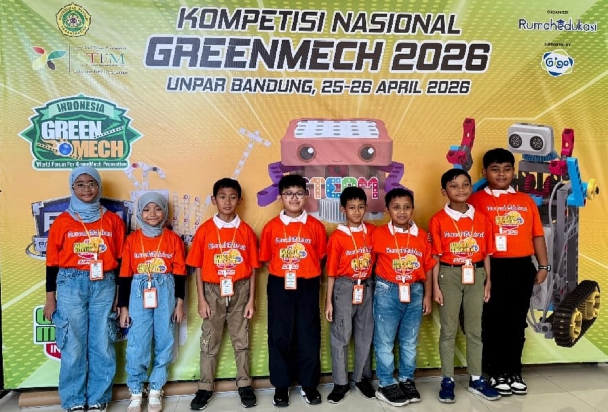 Prestasi membanggakan datang dari siswi SD asal Semarang yang sukses meraih penghargaan di ajang robotik nasional Greenmech 2026 di Bandung.