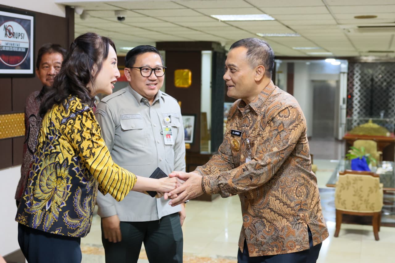 Pemerintah Provinsi Jawa Tengah menyiapkan proyek mega farm sapi perah seluas 710 hektare di Brebes yang ditargetkan menjadi peternakan terbesar di Indonesia.