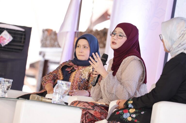Ning Nawal mengajak perempuan Jawa Tengah menghidupkan kembali nilai perjuangan RA Kartini dalam talkshow Hari Kartini 2026 di Rembang.