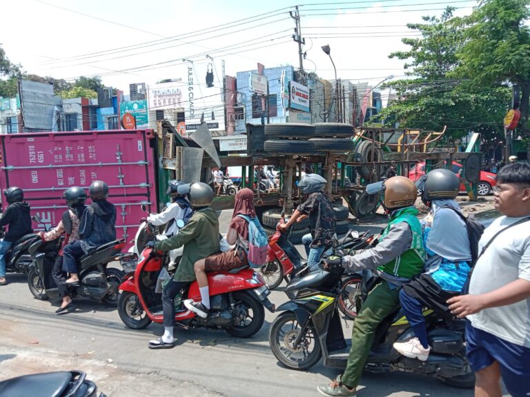 Pasca Kecelakaan Truk Tronton di Silayur, Dishub Soroti Kepatuhan dan Perketat Penyekatan Jalur Ngaliyan–Boja