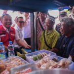 Ahmad Luthfi memilih dialog santai di angkringan untuk menyerap aspirasi petani di Karanganyar. Dari irigasi hingga gagal panen, solusi disiapkan termasuk bantuan Rp4,1 miliar demi mendukung swasembada pangan 2026.
