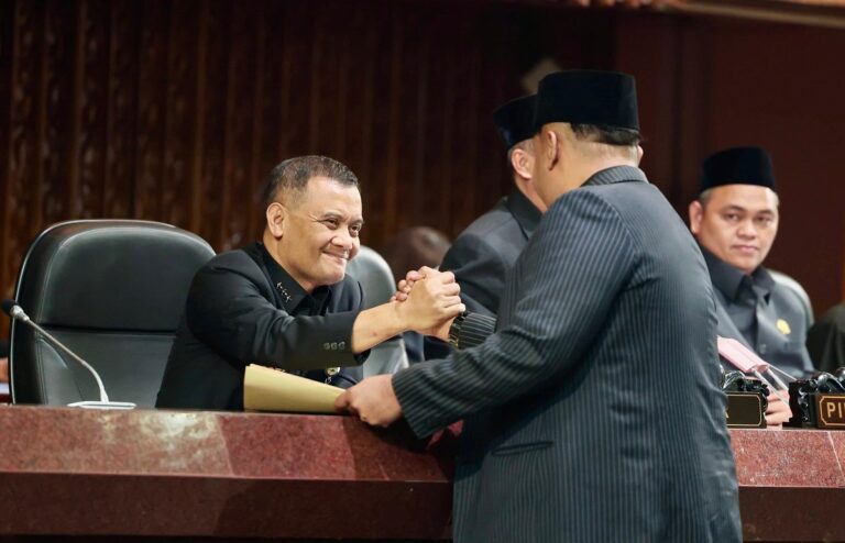 Gubernur Jawa Tengah Ahmad Luthfi mengajak buruh menjaga kondusivitas jelang May Day 2026 melalui dialog dan kegiatan positif guna memperkuat iklim investasi dan hubungan industrial yang harmonis.