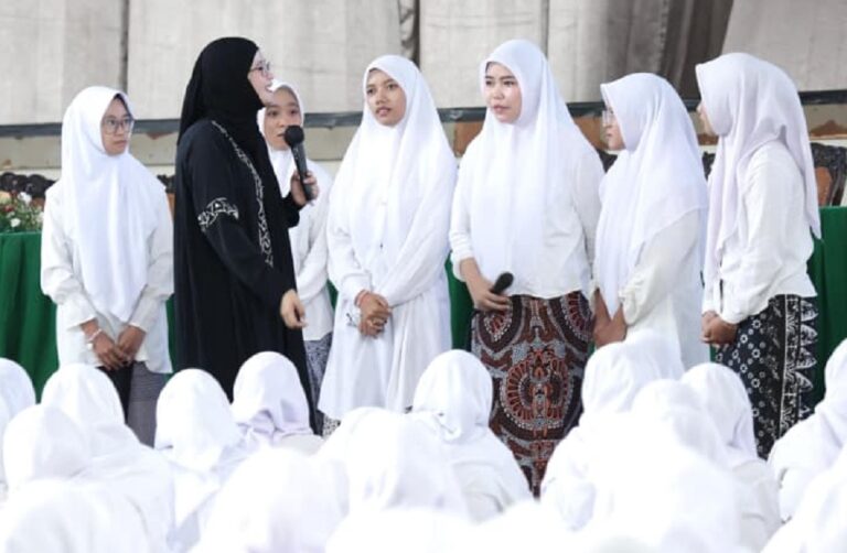 Dari Pesantren ke Kampus, Santri Diminta Bangkitkan Budaya Menuli