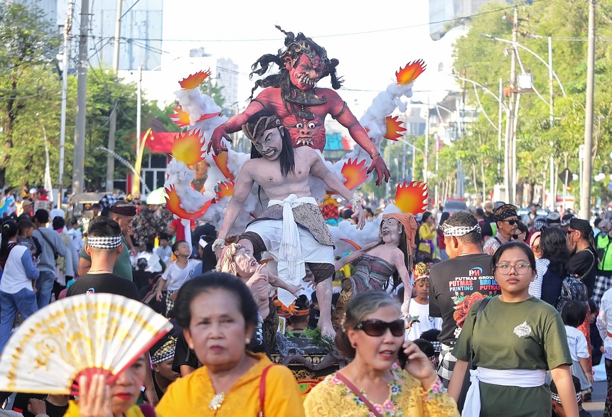 Ribuan warga memadati Pawai Ogoh-Ogoh Semarang 2026 yang melibatkan 1.500 peserta lintas agama dan budaya.
