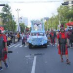 Karnaval Paskah Semarang 2026 digelar Jumat siang dari Gereja Blenduk menuju Balai Kota. Jalan Pemuda ditutup sementara, rekayasa lalu lintas disiapkan, dan ribuan peserta lintas agama turut meramaikan kirab.
