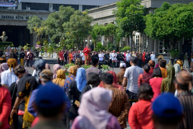 Indeks Pemberdayaan Gender (IPG) Kota Semarang 2025 mencapai 78,71. Ribuan kader posyandu, gerakan lingkungan, hingga 177 kelurahan ramah perempuan jadi bukti kuatnya peran perempuan dalam pembangunan inklusif.