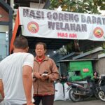 Belasan petugas Damkar Kota Semarang diterjunkan ke lokasi dugaan kebakaran di Semarang Barat, namun fakta di lapangan nihil api.