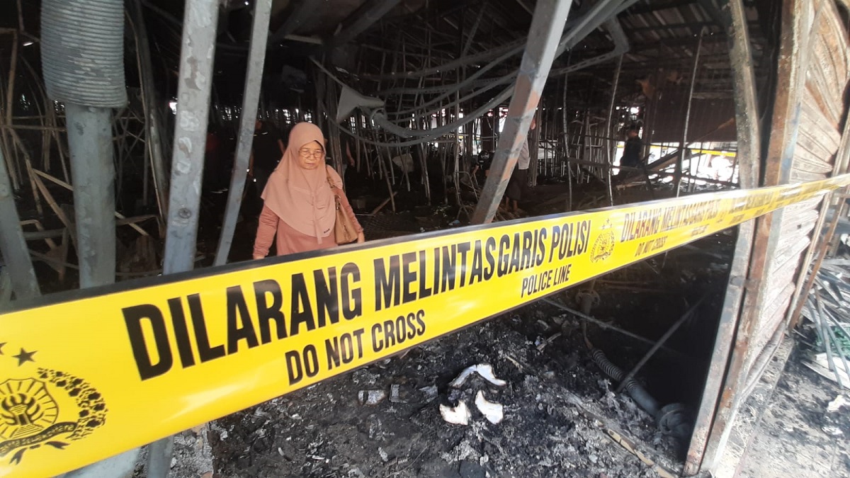 Kebakaran Pasar Kanjengan Johar Semarang berdampak pada 468 pedagang dengan kerugian miliaran rupiah.