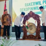 Jawa Tengah menjadi provinsi tercepat dalam pembentukan koperasi berbadan hukum. Melalui KDKMP, pemerintah dorong UMKM naik kelas, tekan pinjol, dan perkuat ekonomi rakyat berbasis desa.