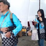 Kisah haru jemaah haji termuda asal Semarang, Sakura Nadifa Larasati (16), yang berangkat ke Tanah Suci menggantikan sang ibu yang wafat.