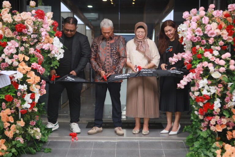 Grand Opening Modena Home Care di Jalan Soekarno Hatta, Kota Semarang, Jumat (22/5).