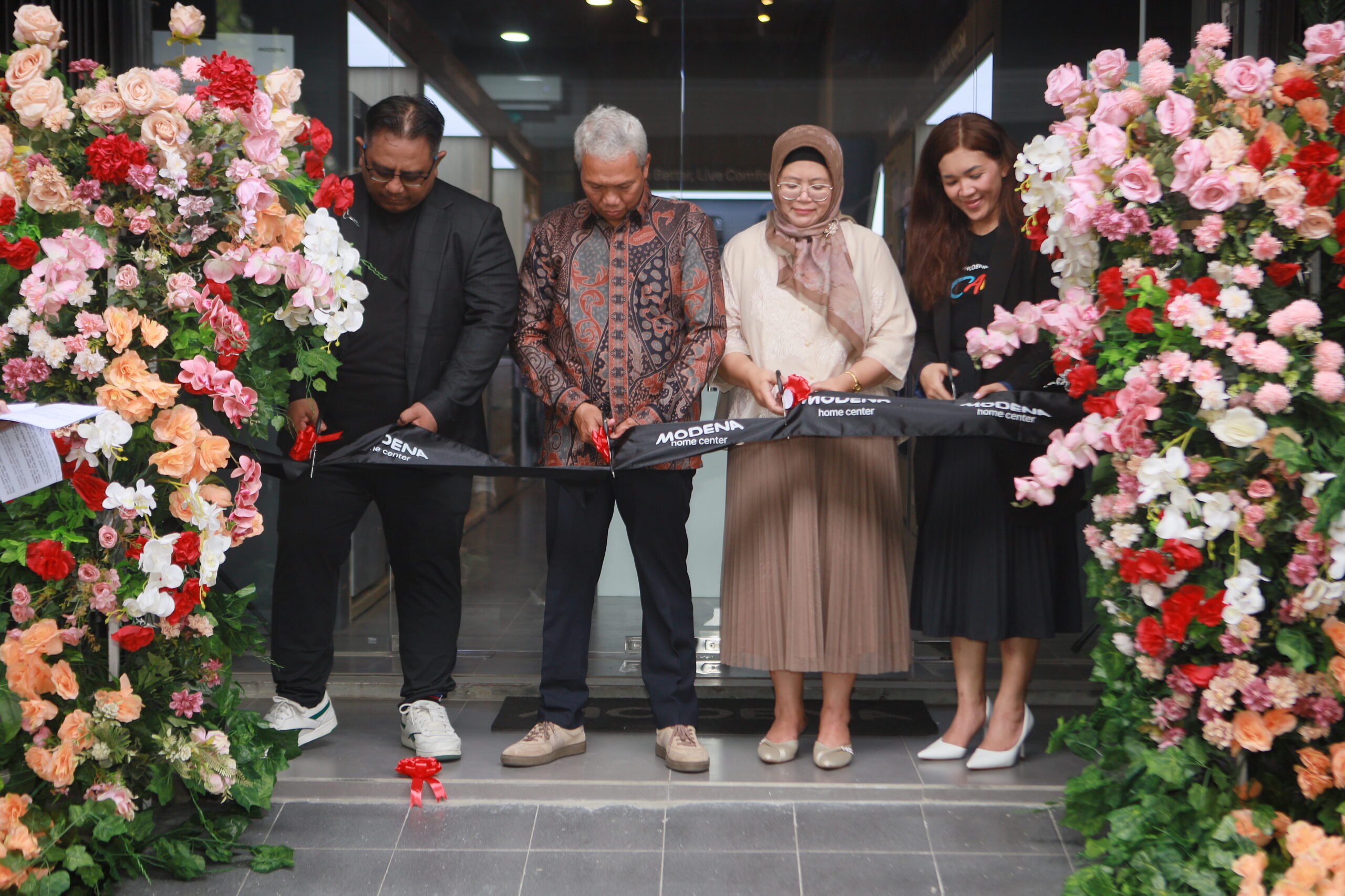 Grand Opening Modena Home Care di Jalan Soekarno Hatta, Kota Semarang, Jumat (22/5).