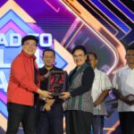 Panggung hiburan rakyat Road to Kilau Raya MNC Group di Lapangan Pancasila Simpanglima Semarang disambut ribuan warga.