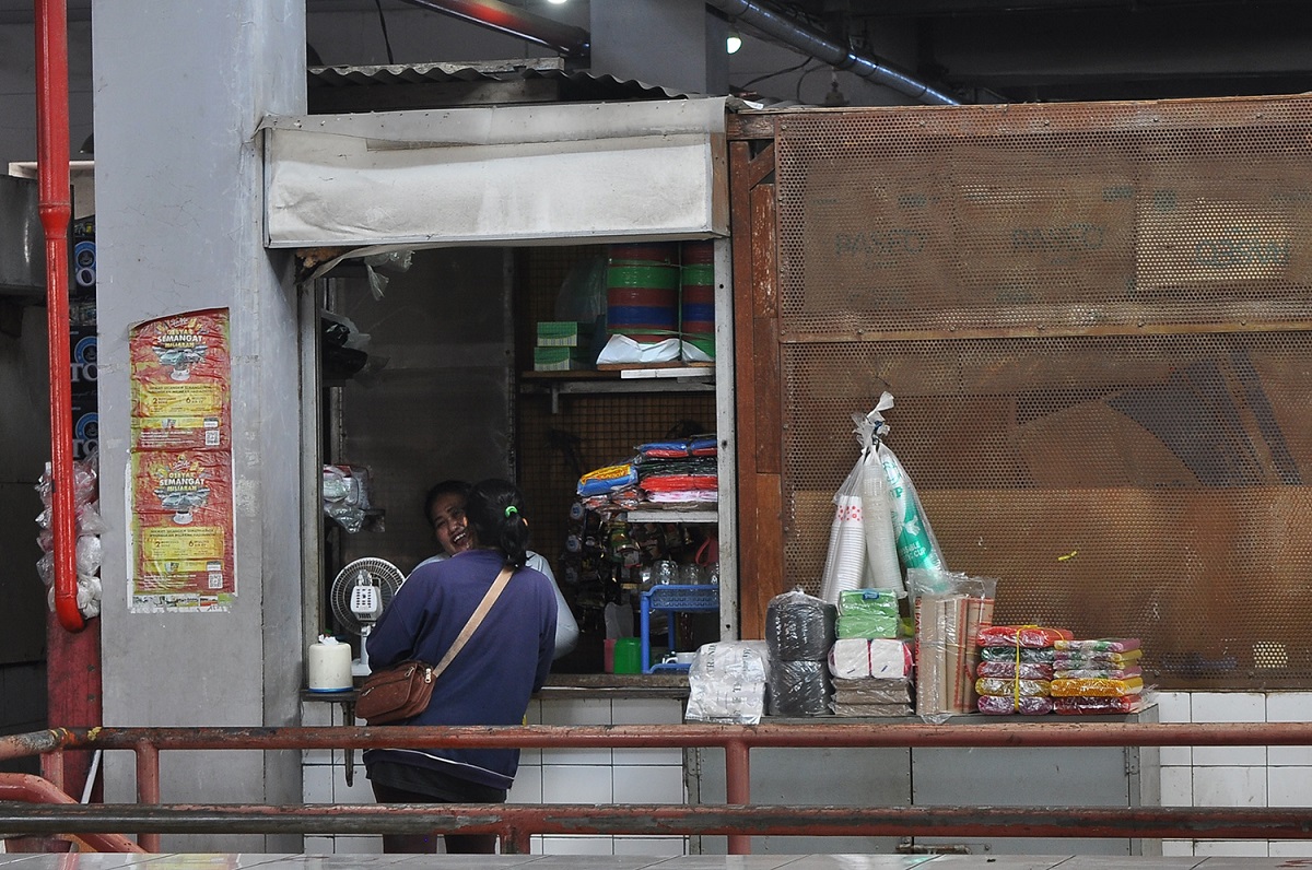 Revitalisasi pasar tradisional di Kota Semarang dipastikan tidak hanya fokus pada pembangunan fisik.