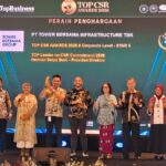 PT Tower Bersama Infrastructure Tbk (TBIG) meraih TOP CSR Awards 2026 Bintang 5 dan penghargaan TOP Leader on CSR Commitment 2026 untuk Presiden Direktur Herman Setya Budi.