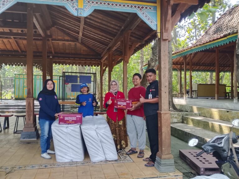 Wali Kota Semarang Agustina Wilujeng mempercepat penanganan longsor Kalialang di Gunungpati.