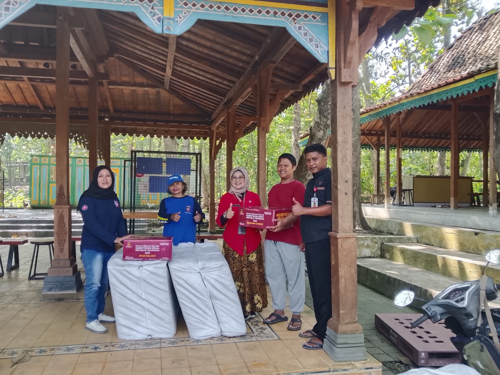 Wali Kota Semarang Agustina Wilujeng mempercepat penanganan longsor Kalialang di Gunungpati.