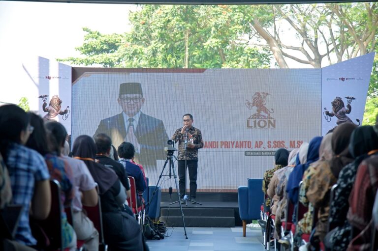 Wali Kota Semarang Agustina Wilujeng meluncurkan inovasi layanan L1ON yang memangkas pengurusan Surat Izin Praktik (SIP) tenaga kesehatan dari empat hari menjadi hanya satu jam.