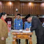 Handi Priyanto resmi dilantik menjadi Sekda Kota Semarang definitif oleh Agustina Wilujeng.