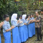 Pemkot Semarang melalui program Satpol PP Goes to School mengedukasi siswa SMP Negeri 11 tentang Kawasan Tanpa Rokok (KTR).