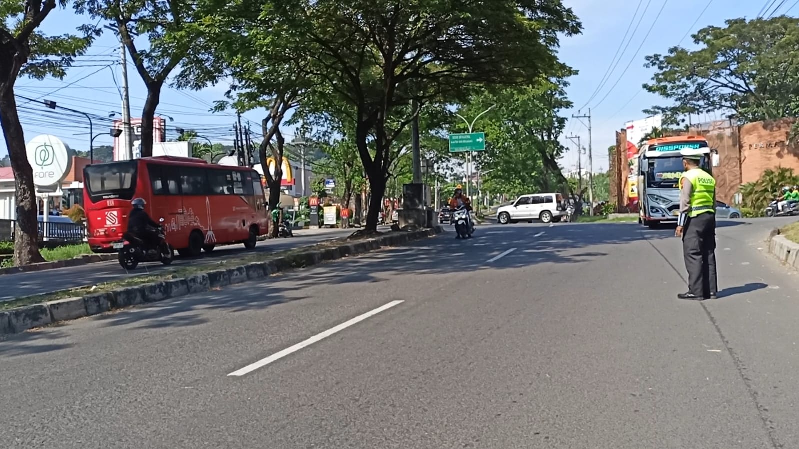 Dinas Perhubungan Kota Semarang memperketat pengawasan kendaraan berat di jalur tanjakan Silayur, Ngaliyan, menyusul tingginya angka kecelakaan.