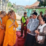 Wali Kota Semarang Agustina Wilujeng menyambut rombongan Biksu Thudong lintas negara di Masjid Al Falah Genuk, Minggu (24/5).