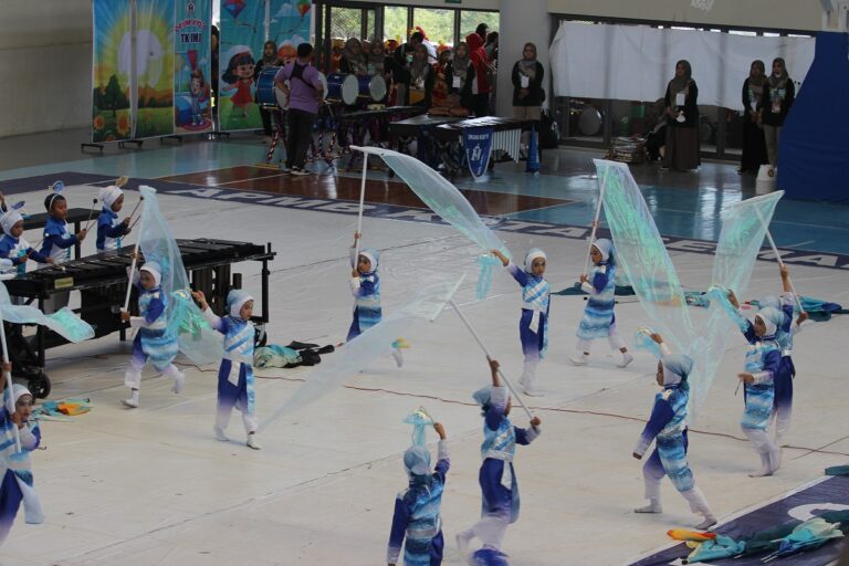 TK Al Madina kembali mencatat prestasi gemilang dengan meraih Juara Umum 1 kategori PAUD/TK dalam Semarang Open Marching Band Championship (SOMC) XX 2026.