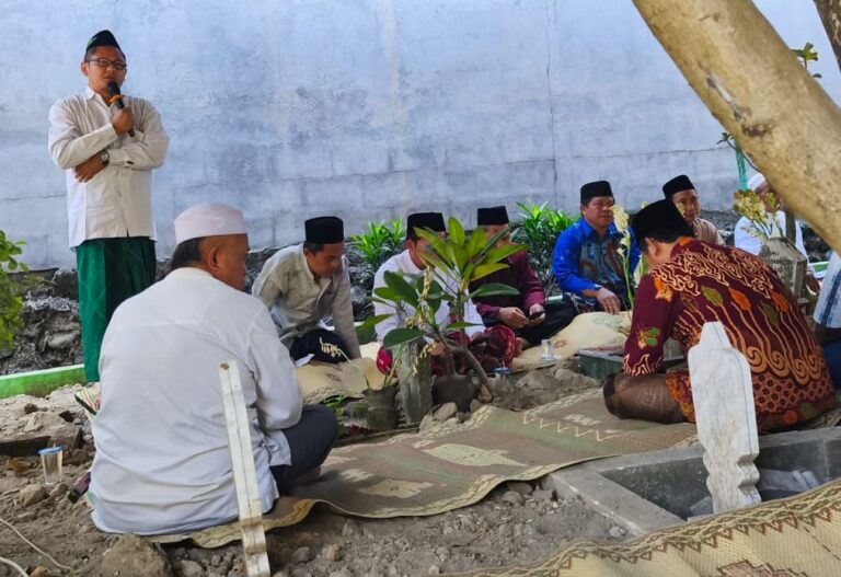 Haul KH Abu Na'im di Penggaron mengungkap sejarah ulama perintis penyebaran Islam, pendiri masjid, pencetak santri, hingga melahirkan pejuang kemerdekaan Indonesia.