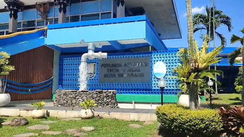Mulai 1 Juni 2026, Perumdam Tirta Moedal Kota Semarang resmi memberlakukan harmonisasi tarif air minum untuk pelanggan niaga dan industri.
