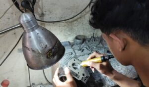 Pemadaman listrik di wilayah Semarang berdampak serius terhadap pelaku UMKM, terutama bengkel dan usaha laundry di Patemon.