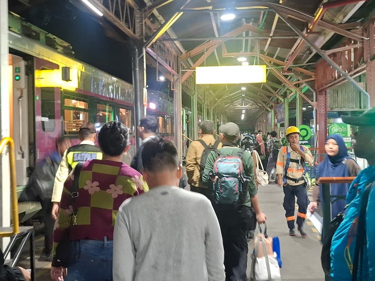 Semarang semakin mudah dijangkau dari berbagai kota di Pulau Jawa berkat 58 perjalanan kereta api setiap hari.