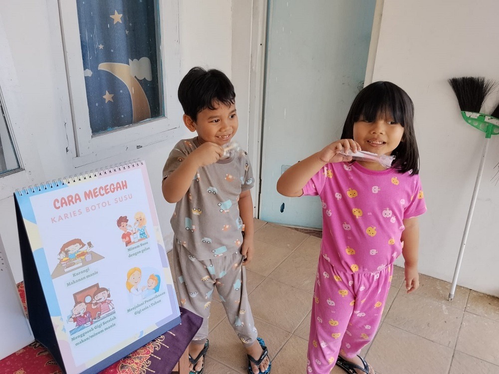 Tim Pengabdian kepada Masyarakat dari Poltekkes Kemenkes Semarang melaksanakan program deteksi dini kesehatan gigi dan mulut balita di Kelurahan Padangsari, Kota Semarang.