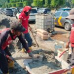 Pemkot Semarang mempercepat penataan drainase Simpang Lima melalui normalisasi saluran dan penambahan pipa buang.