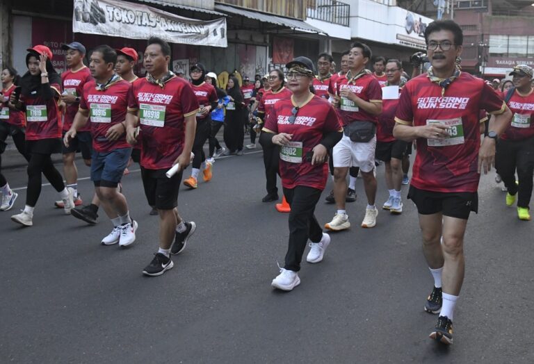 Wali Kota Semarang Agustina Wilujeng menghadiri Soekarno Run 2026 di Solo dan menegaskan pentingnya kolaborasi sport tourism untuk mendorong pariwisata, UMKM, dan ekonomi daerah.